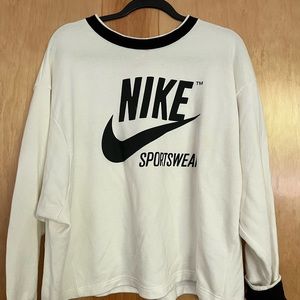 NIKE French terry Crewneck